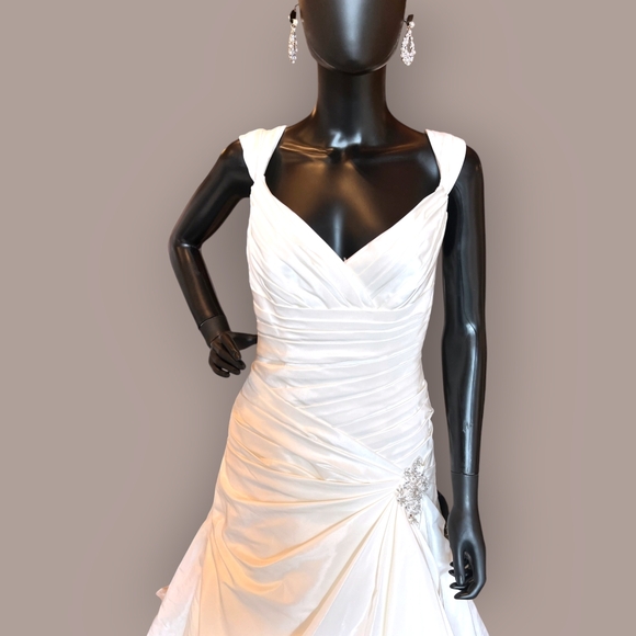 Elegance Bridal V-Neck Taffeta Wedding Gown - Picture 3 of 7